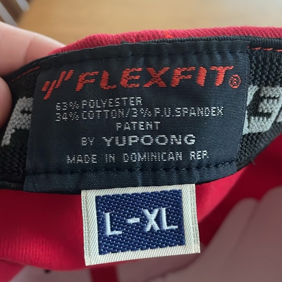 Flex fit adult baseball style hat/cap L-XL-NEW red w/skull embroidered artwork - Picture 7 of 12